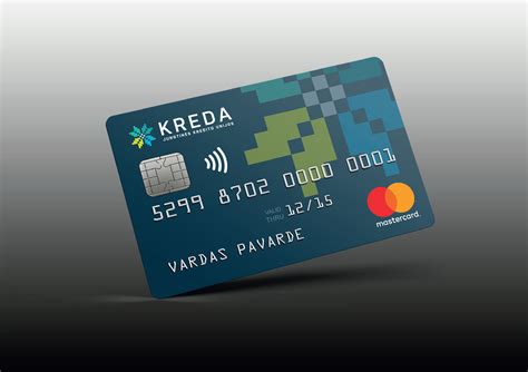 Tematinė iliustracija: žmogus su kredito kortele, fonas - kelionė ir automobilis