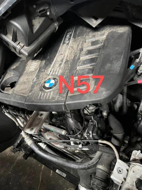 Teminė nuotrauka BMW N57 variklio skyriuje