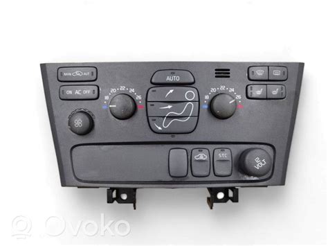 Volvo V70 interjeras su klimato kontrolės valdymu