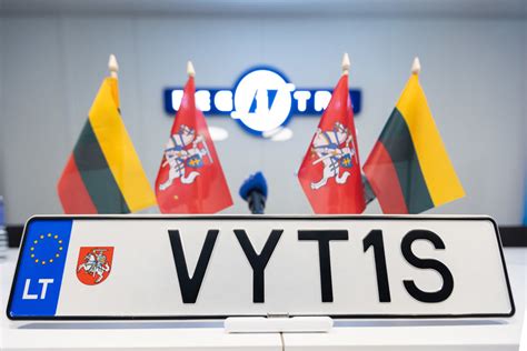 Palyginimas: senojo ir naujojo standarto valstybinio numerio ženklas su paaiškinimais