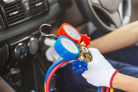 schematinis vaizdas, iliustruojantis kompresoriaus veikimą automobilio oro kondicionieriaus sistemoje