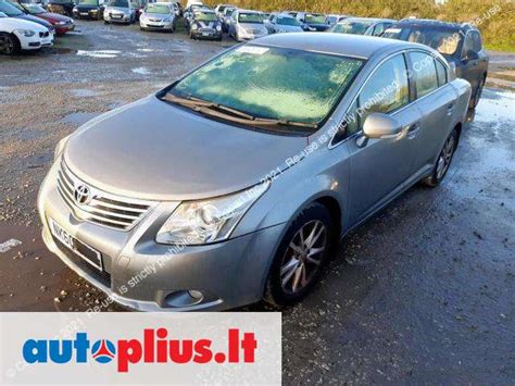 Toyota Avensis II variklio skyrius (benzinas)