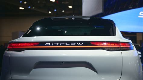 Elektrinio krosoverio visureigio „Chrysler Airflow“ konceptas