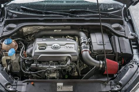 Variklio skyriaus nuotrauka: 2.0 TSI EA888 variklis