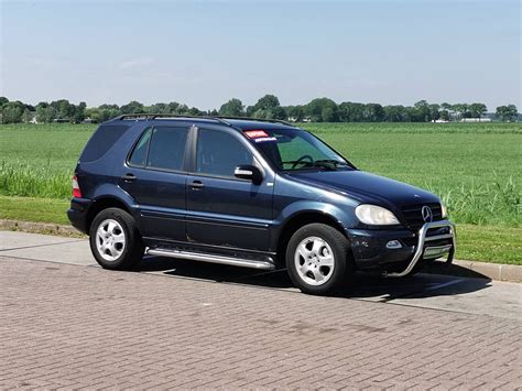Mercedes-Benz ML 270 CDI variklio skyriaus nuotrauka