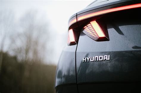 Istorinė nuotrauka, vaizduojanti Hyundai automobilių gamyklą