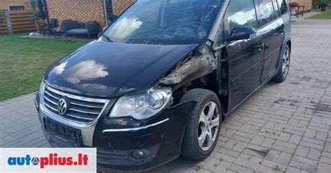 Volkswagen Touran trečios kartos salonas
