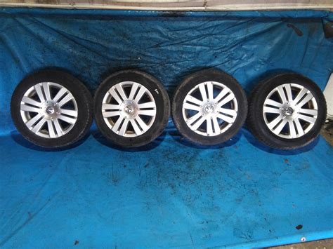 Volkswagen Passat B5 su R16 lietais ratlankiais