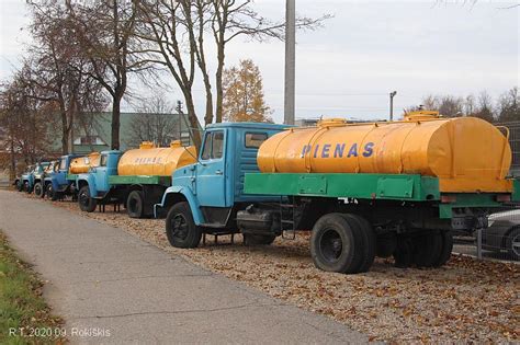 Vaizdinis elementas: skirtingi krovininiai automobiliai ir sunkvežimiai, siūlomi nuomai