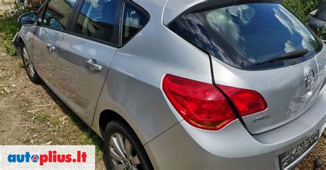 Opel Astra bendras vaizdas, priekinė dalis