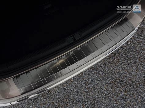 Volkswagen Passat B7 galinio bamperio su apdailos juosta vaizdas