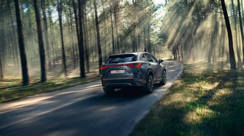 Lexus hibridiniai ir įkraunamieji modeliai