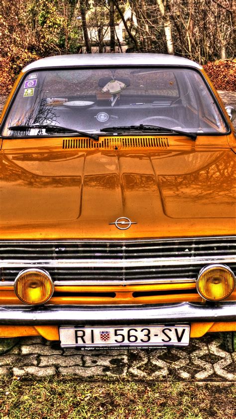 Istorinis „Opel“ automobilis