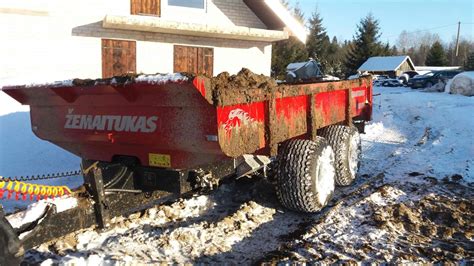 „Žemaitukas“ traktorinės savivartės puspriekabės teminė nuotrauka
