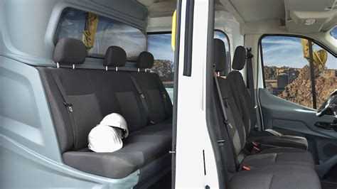Snoeks Crew Cab pertvaros ir sėdynės Ford Transit Custom viduje