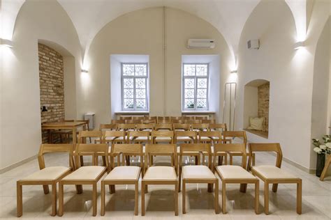 Interjero nuotrauka su 9 sėdimomis vietomis