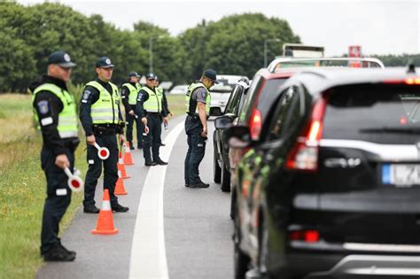 Vairuotojo pažymėjimo ir kitų dokumentų patikra policijos pareigūno