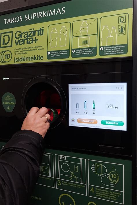 Infografika, lyginanti surinktų pakuočių skaičių taromatuose ir konteineriuose
