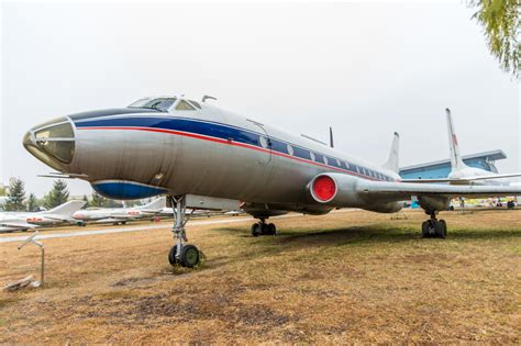 Ilustracija lėktuvo Tu-124