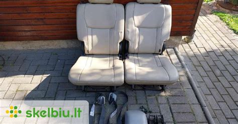 Įvairių Peugeot modelių salono nuotraukos su saugos diržais