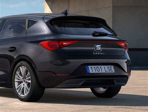 Seat Leon universalo interjeras su multimedijos ekranu