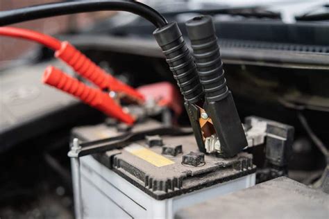 Paveikslėlis: Kaip teisingai prijungti įkrovimo kabelį prie automobilio ir elektros lizdo