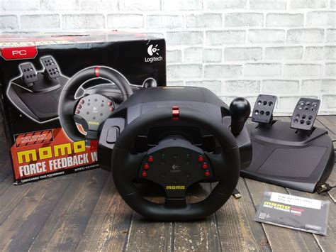 Logitech Momo Racing Wheel vairo ir pedalų nuotrauka