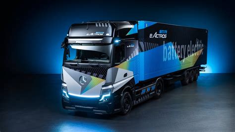 Infografika apie eActros LongHaul baterijų veikimo principą ir įkrovimo galimybes