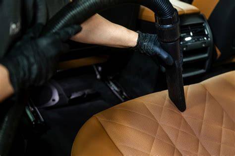 Alyvos dėmių valymas nuo automobilio dangos