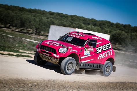 Mini ALL4 Racing bolidas ir „art-car“ automobiliai