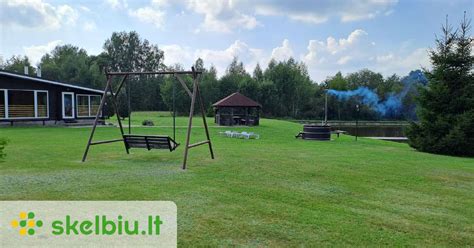 Jauki sodybos aplinka su pirtimi ir kubilu