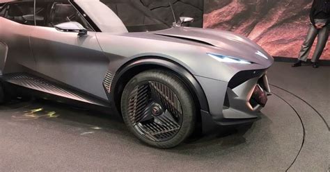 Modernaus „Nissan“ modelio dizaino elementai arba koncepcinio automobilio nuotrauka