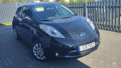 Teminis Nissan Leaf automobilio nuotrauka