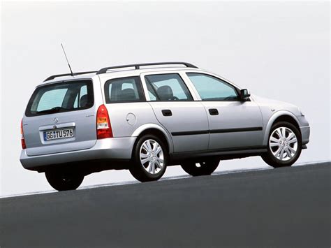 Opel Astra G Caravan interjero nuotrauka su erdvia bagažine