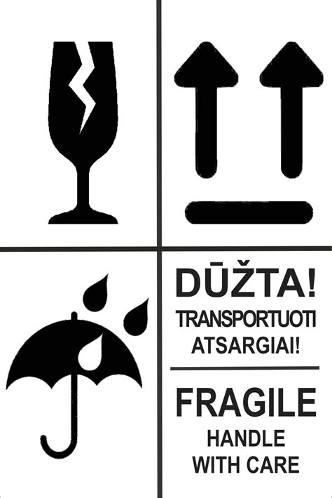 Informacinis lipdukas po variklio dangčiu, nurodantis šaltnešio tipą ir kiekį.