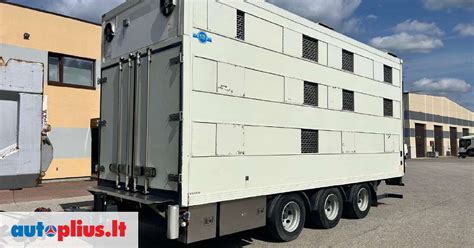 nuotraukų galerija su skirtingomis gyvulių pervežimo priekabomis