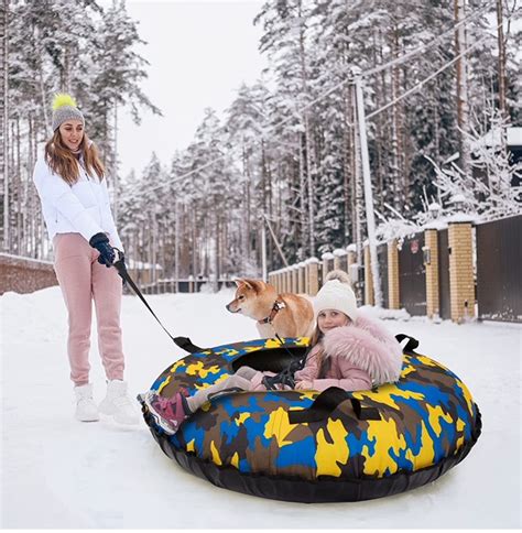 Pripučiamos rogės (čiuožynė) ant sniego.