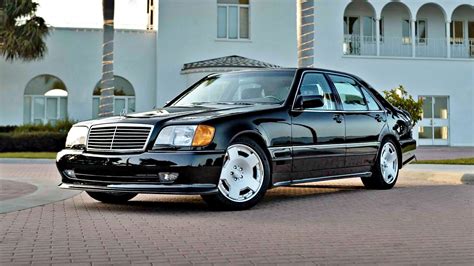 Mercedes-Benz W140 „Banginio“ prabangaus sedano nuotrauka