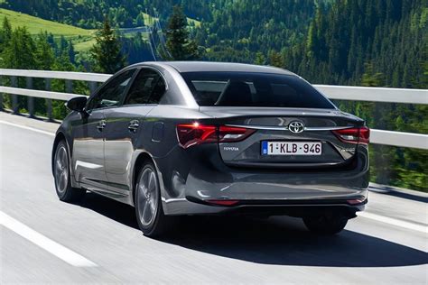 Toyota Avensis III sedano nuotrauka