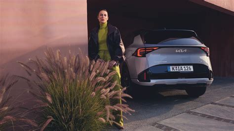 Kia Sportage su aktyvuota nuotolinio parkavimo sistema (RSPA)