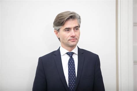 nuotrauka su naujuoju Černobylio sarkofagu