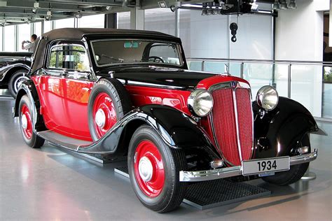 Sąrašas su 10 legendinių vokiškų automobilių nuotraukomis