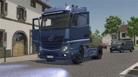 Infografika: „Mercedes-Benz Actros“ vilkiko techninių parametrų ir komponentų schema
