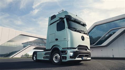 Foto: „Mercedes-Benz Actros“ kabinos interjeras su „GigaSpace“ komplektacija