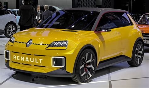 Istorinė nuotrauka: „Renault 5 Prototype“ su naujausiu gamintojo logotipu