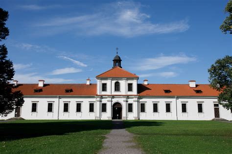 Vienuolynas Moldovoje su autentiška architektūra