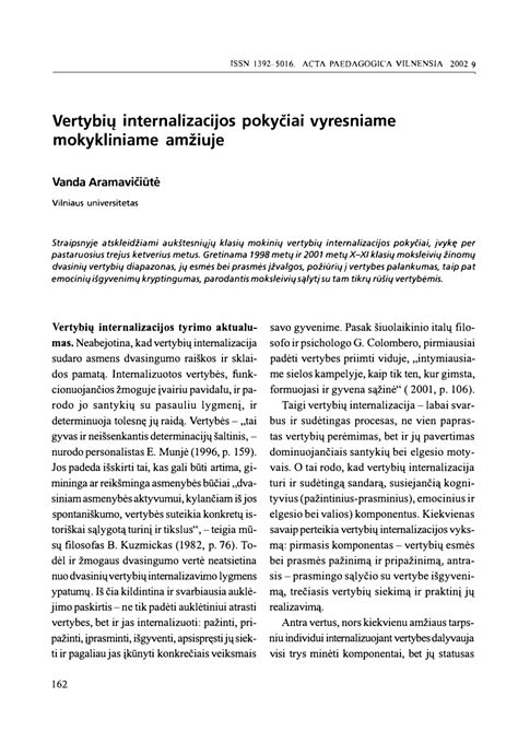 Henry Fordas vyresniame amžiuje, apsuptas savo pasiekimų simboliais