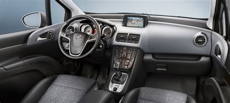 Interior photo of Opel Meriva B, highlighting FlexRail and FlexSpace