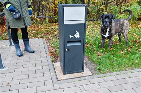 Nuotrauka: specialios dėžutės šunų ekskrementams