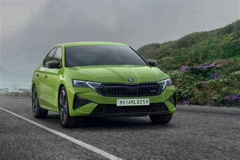 Thematic photo of a Skoda Octavia on the road
